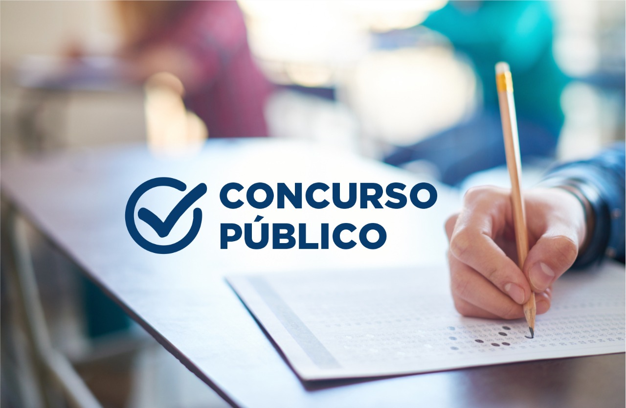 Candidato estudando para concurso público