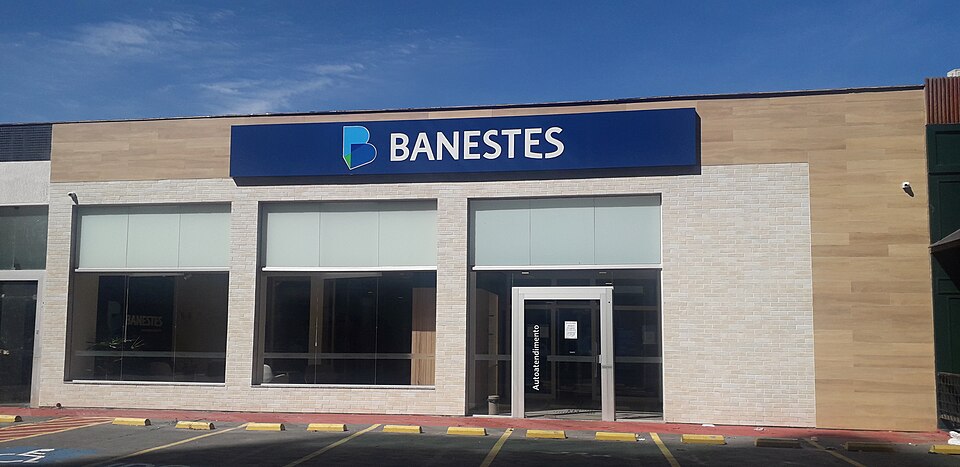 fachada da agência do Banco do Estado do Espírito Santo Banestes na Praia do Canto, Vitória ES